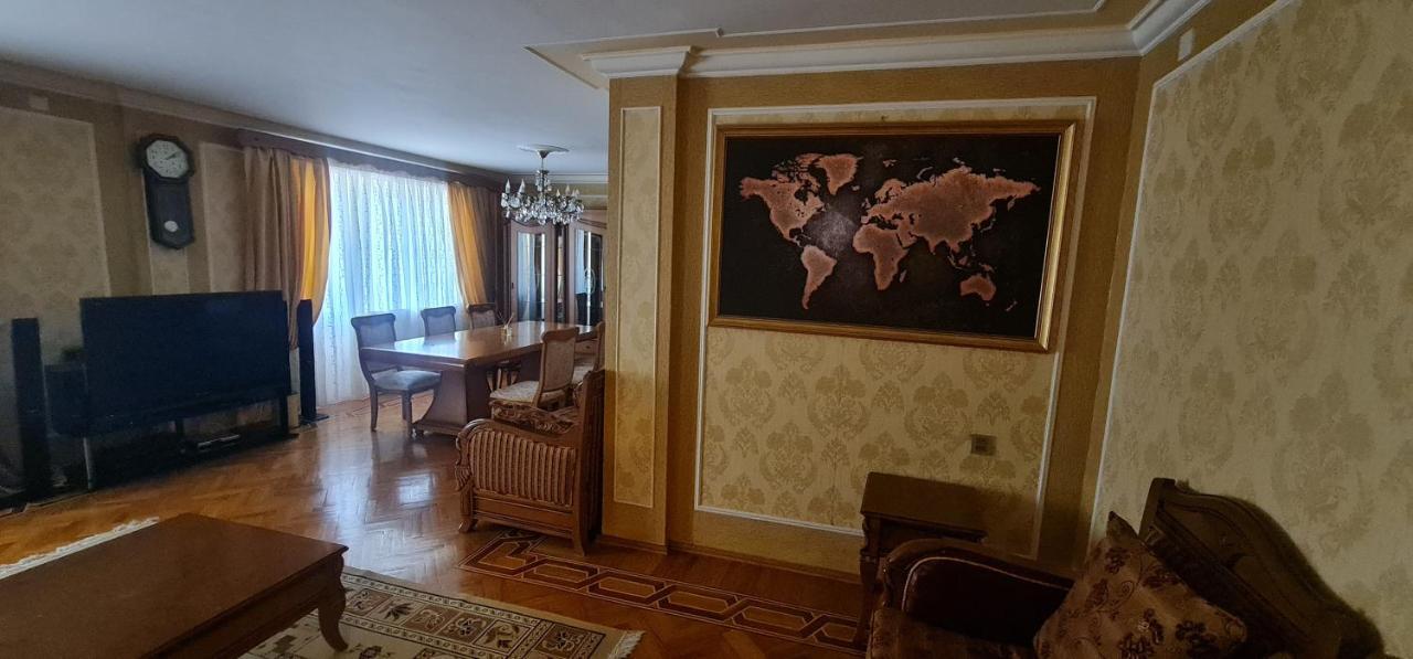 Gold Wall Apartment Baku Kültér fotó
